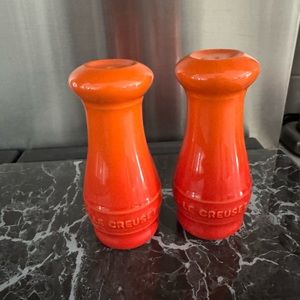 Lecreuset flame salt n pepper shaker